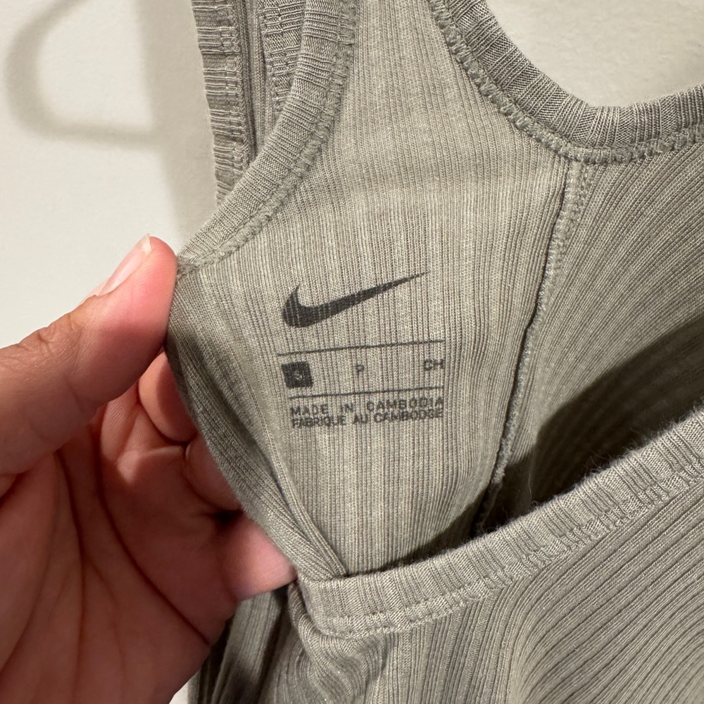 Nike Olive Ribbed Tank Small‎ - Picture 2 of 8